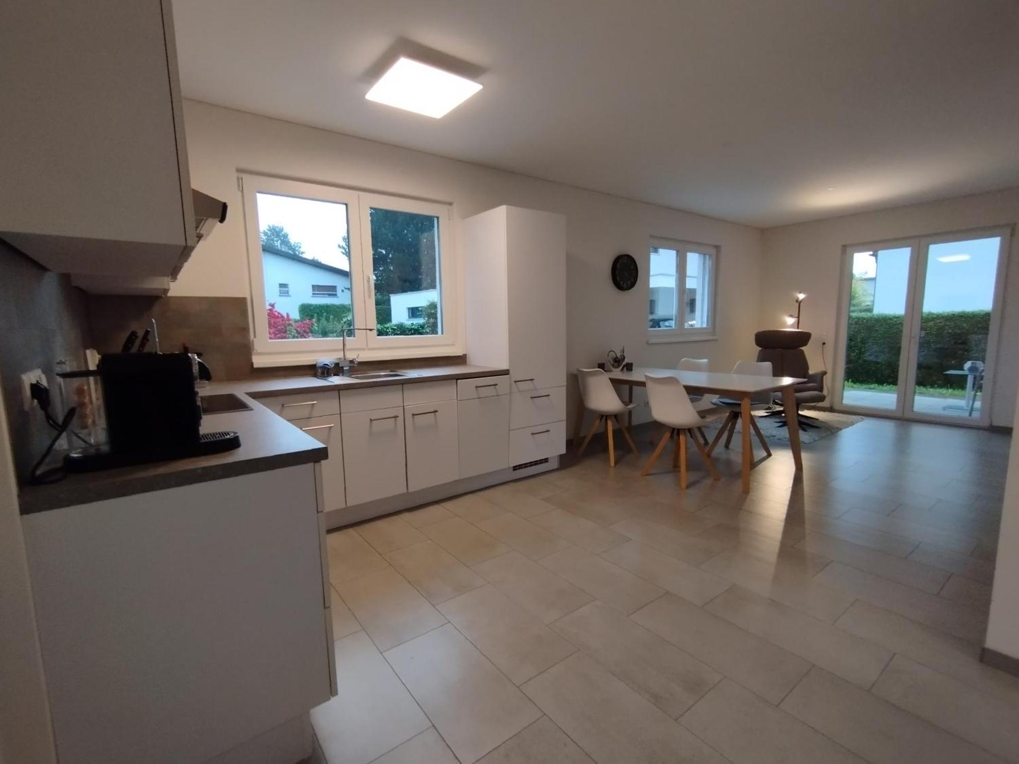 Crown Living Design Apartment - Gratis Parkplatz - Wlan - Kueche - Self Check-In Altach Zewnętrze zdjęcie